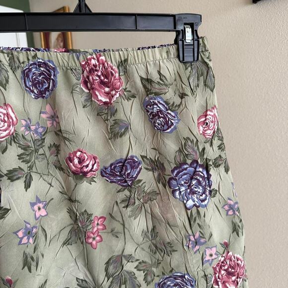 handmade sage green floral crinkle mini skirt - Picture 9 of 9